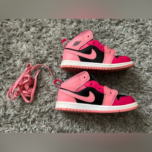 Jordan’s Toddler Girls Size 10c - Picture 4 of 14